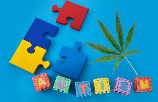 Un puzzle symbolisant l'autisme et une feuille de cannabis