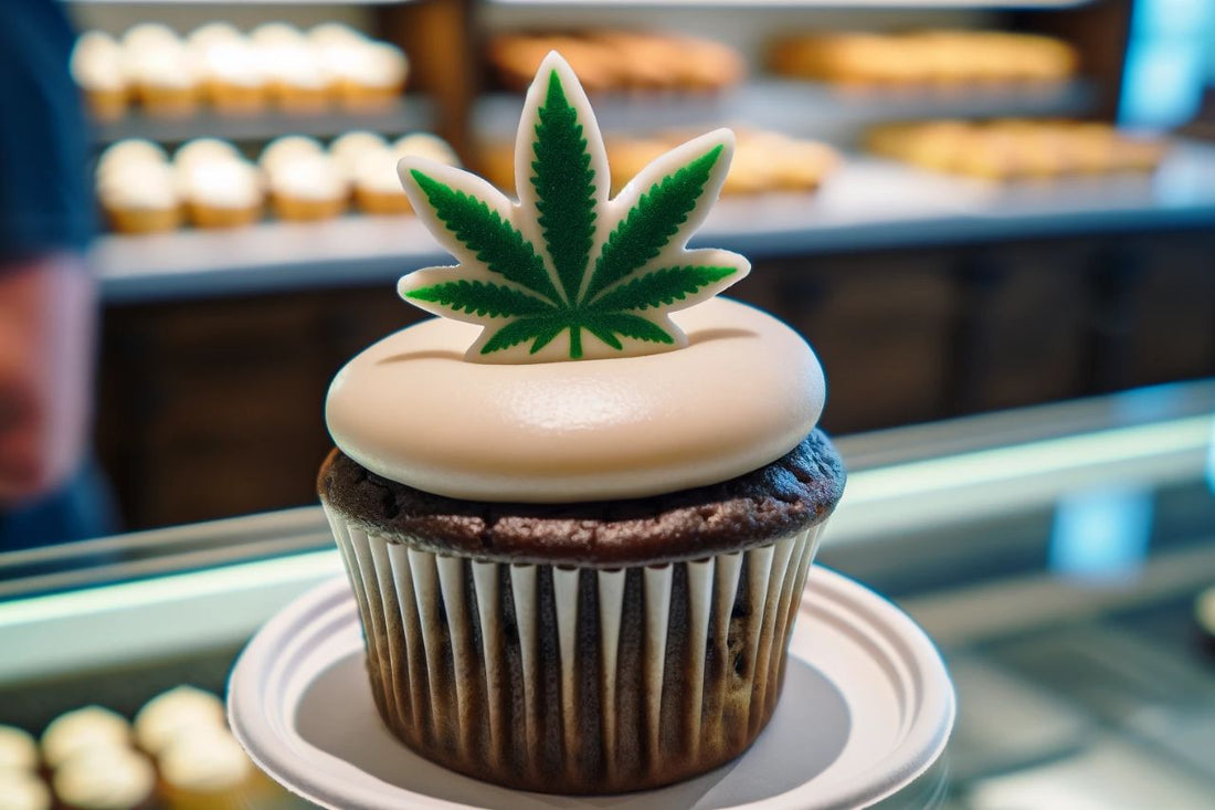 Cup cake avec motif de feuille de cannabis