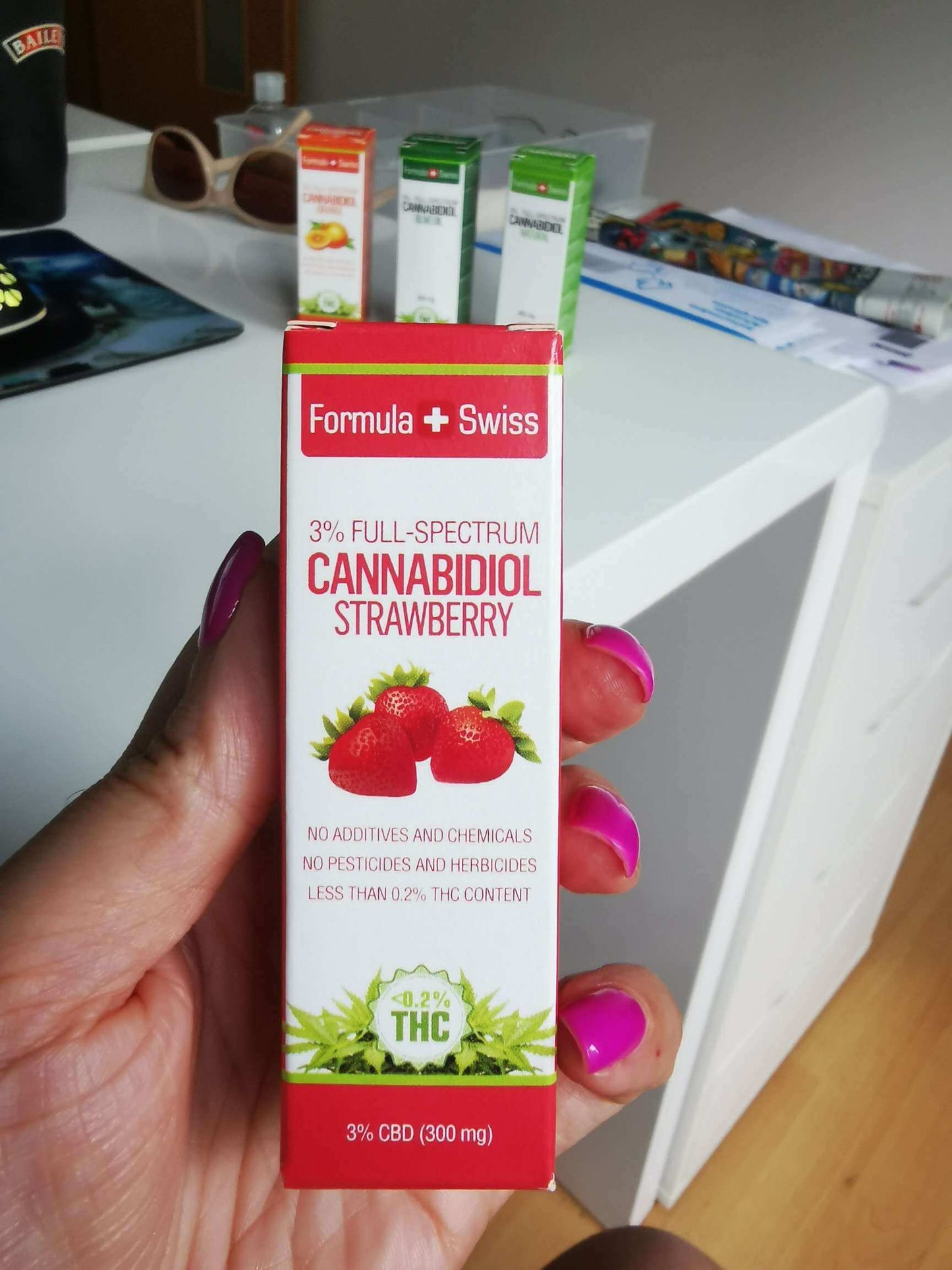 Formula Swiss organic CBD oil dans l'huile de fraise