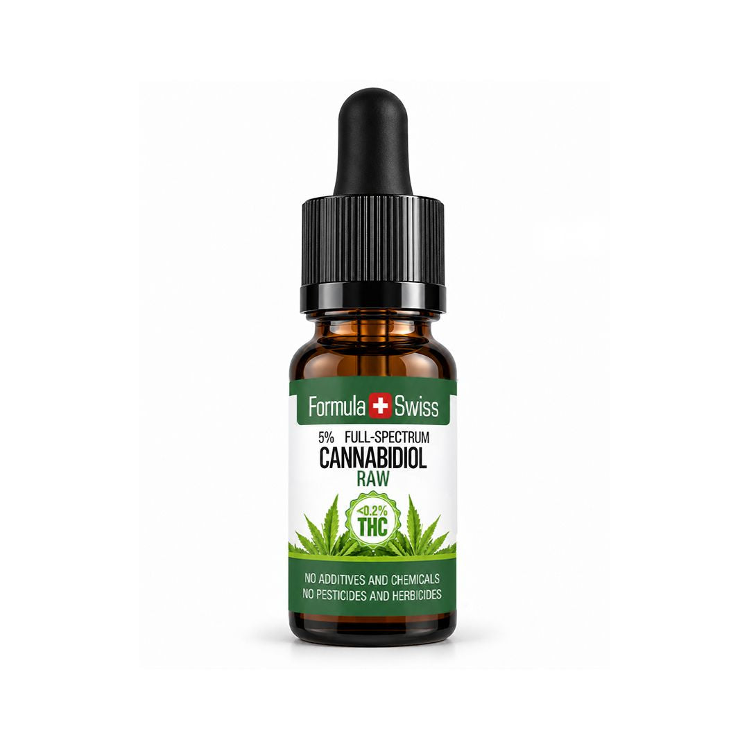 Flacon compte-gouttes ambré de 10 ml d’huile de CBD RAW Formula Swiss, 5 % spectre complet, étiquette blanche et verte